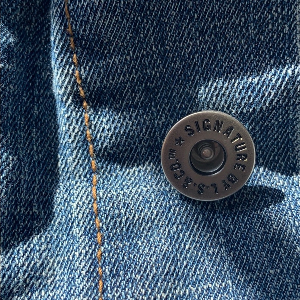Levi’s Jean Jacket - Picture 4 of 4